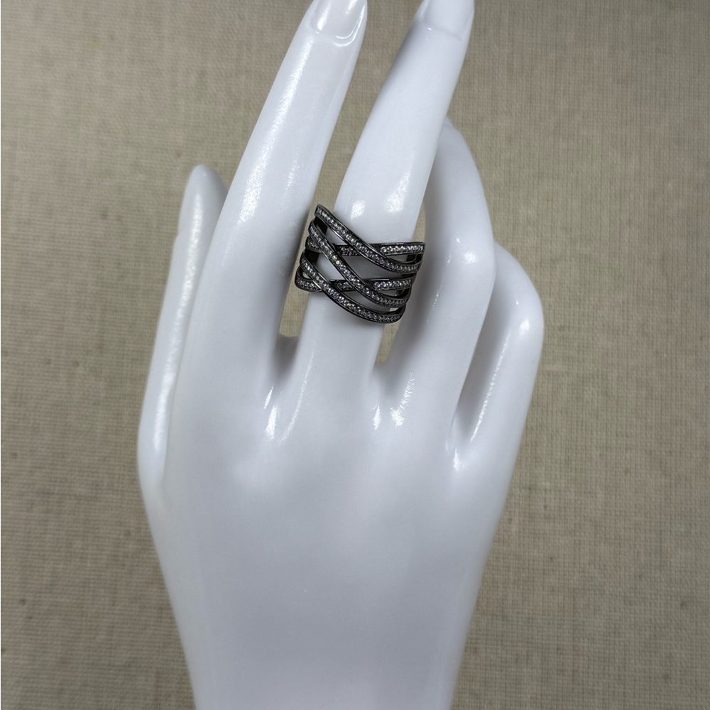 Black Silver Crisscross Ring